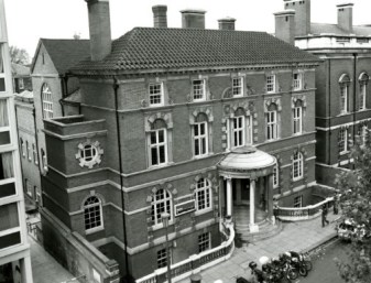 Chelsea_College_Library_at_Manresa_Road,_1970s_