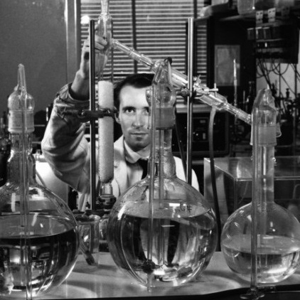 Chemical_research_at_Chelsea_Polytechnic_(1950_s)